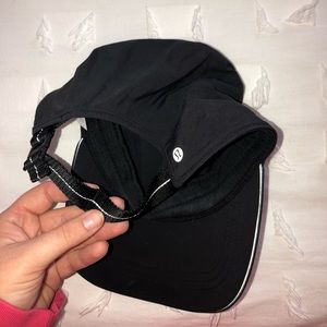 Black lululemon hat